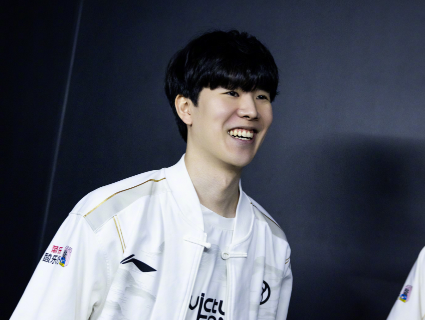 更为中场创 更为中场创