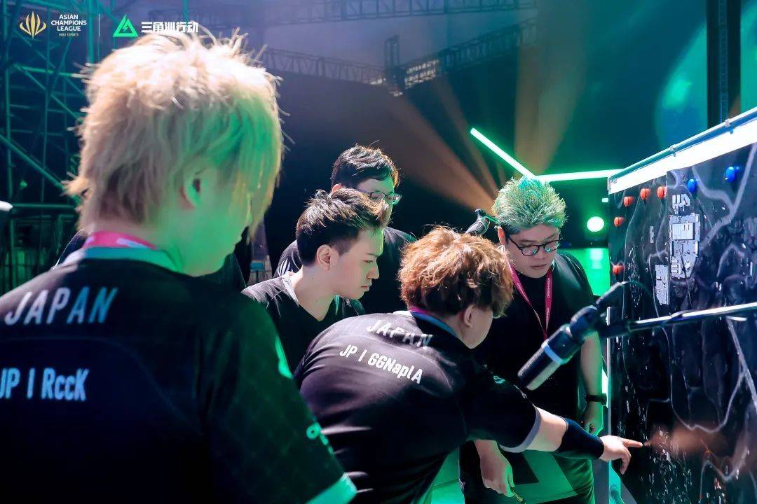 寻找立场更 寻找立场更